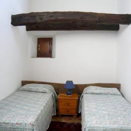 Spacious In With Private Pool And Mountain View Barga